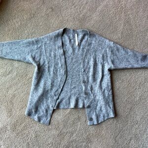 Aritzia grey cardigan